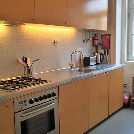 Apartment B2 Beautiful Sunny Loft Bairro Alto - Bica Lisbon