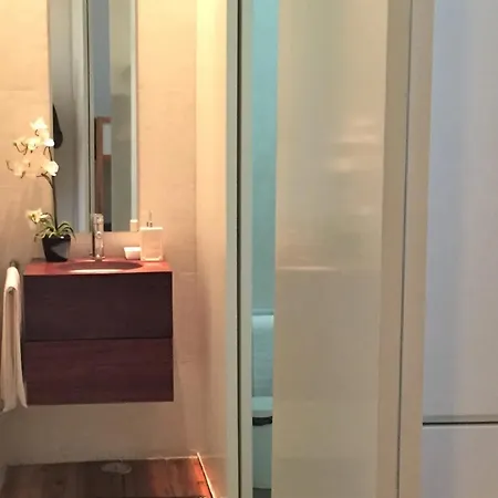 Apartment B2 Beautiful Sunny Loft Bairro Alto - Bica *
