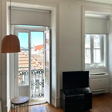 Apartment B2 Beautiful Sunny Loft Bairro Alto - Bica
