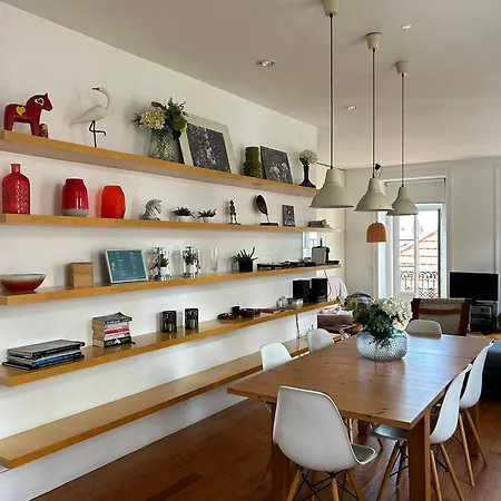 B2 Beautiful Sunny Loft Bairro Alto - Bica 리스본